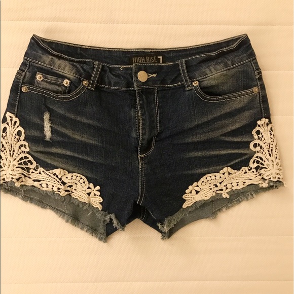 Medium to dark wash denim shorts - Picture 2 of 3